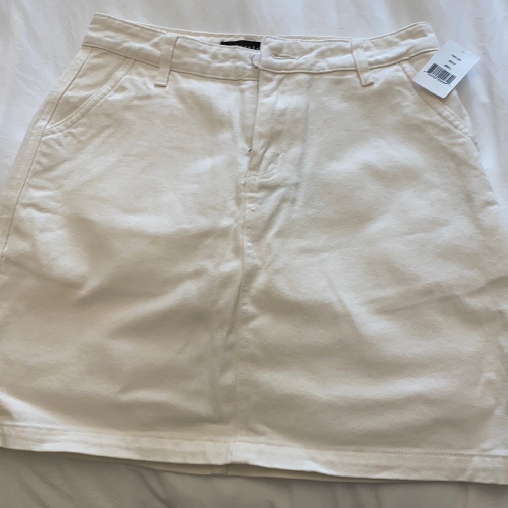 Gibsonlook size S white jean skirt- NWT